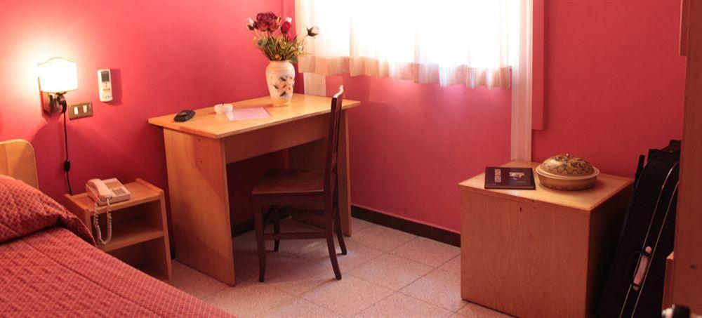 38 Aira Hotel Palermo